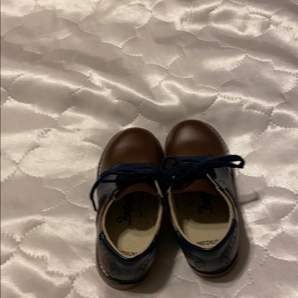 Children’s size 10 foot mates conner 2